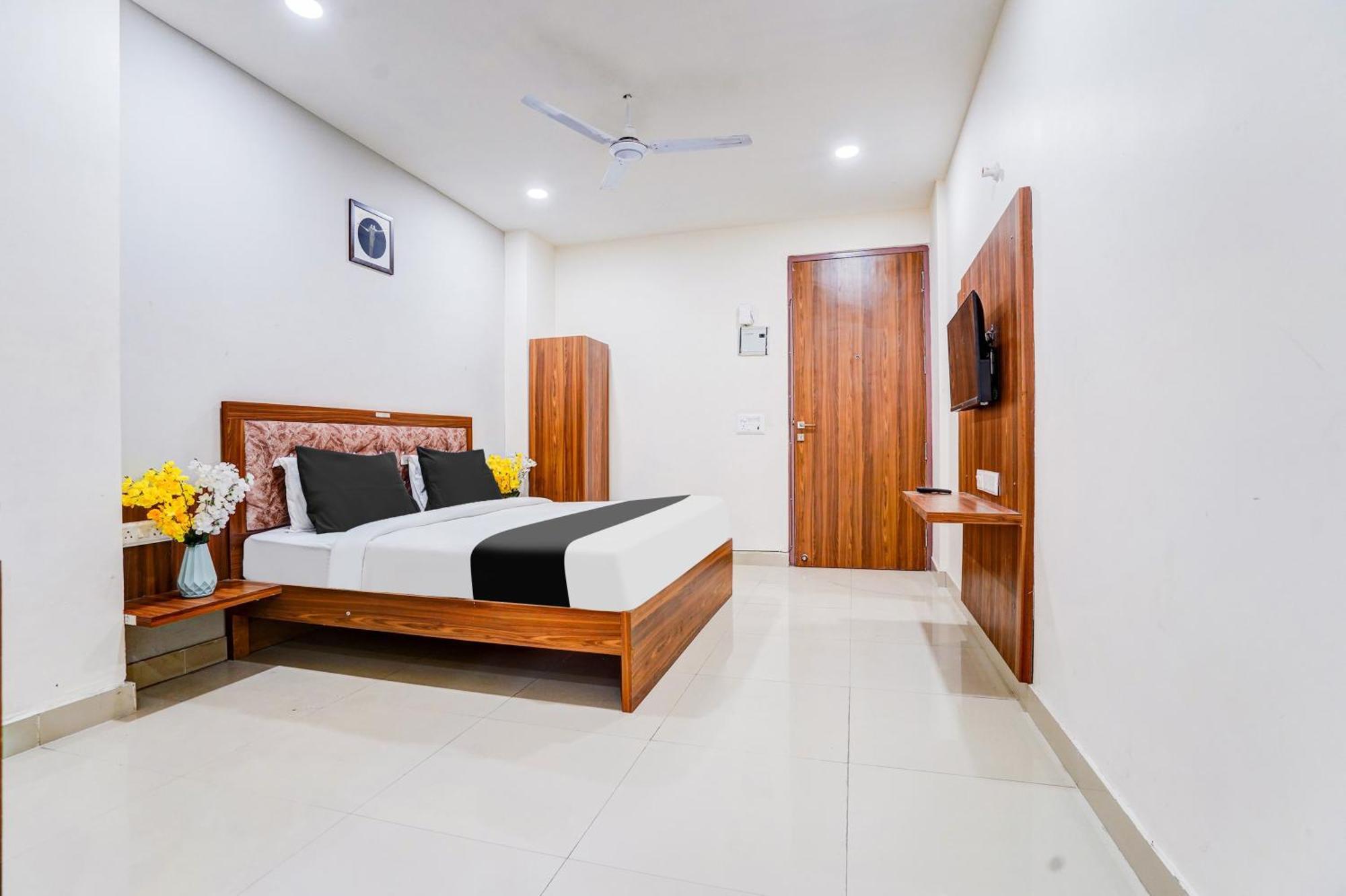 Hotel Super Collection O Sector 104 Noida Exterior foto